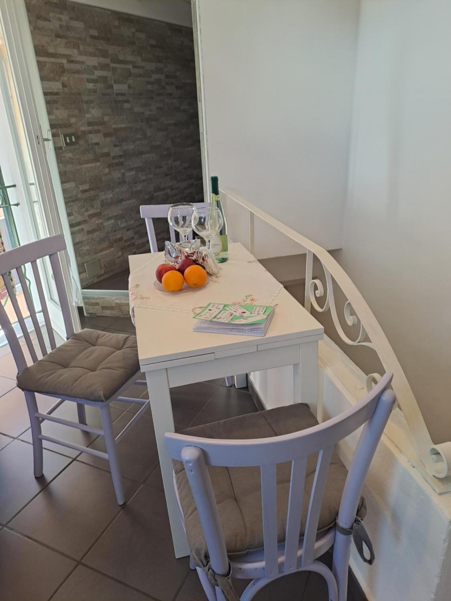 House Al Noce Apartment Молтрасио Стая снимка